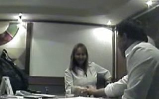 Filha de peixe, peixinho é: Jaqueline Roriz e flagrada pedindo propina no “Mensalão de Arruda” – Veja no Divinews o vídeo do Estadão jaqueline recebendo propina